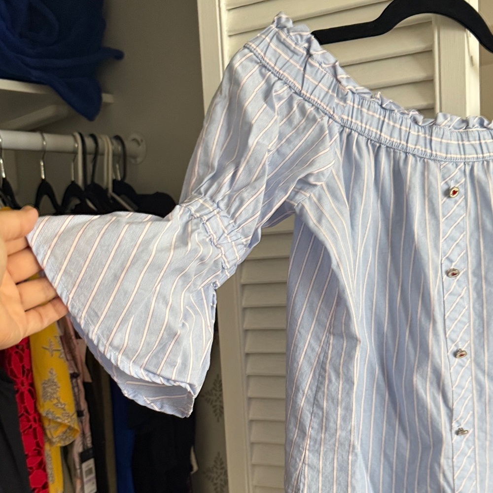 Elegant Light Blue Striped Off-Shoulder Blouse - Picture 5 of 7